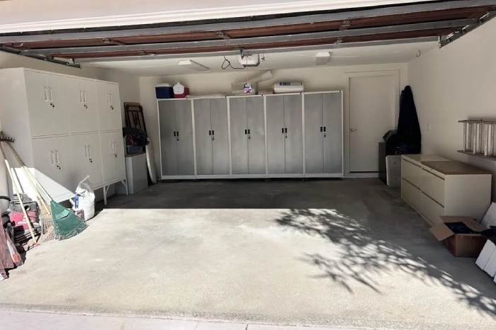 Professional Property Cleanout Services.